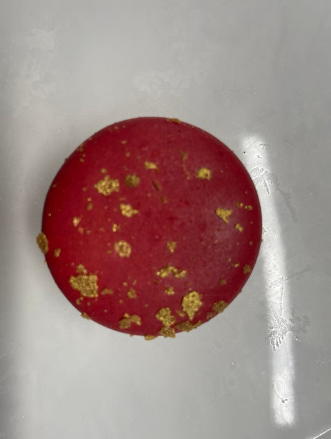 JINGLE BELLS RED with GOLD SPECKLES MACARON X 1